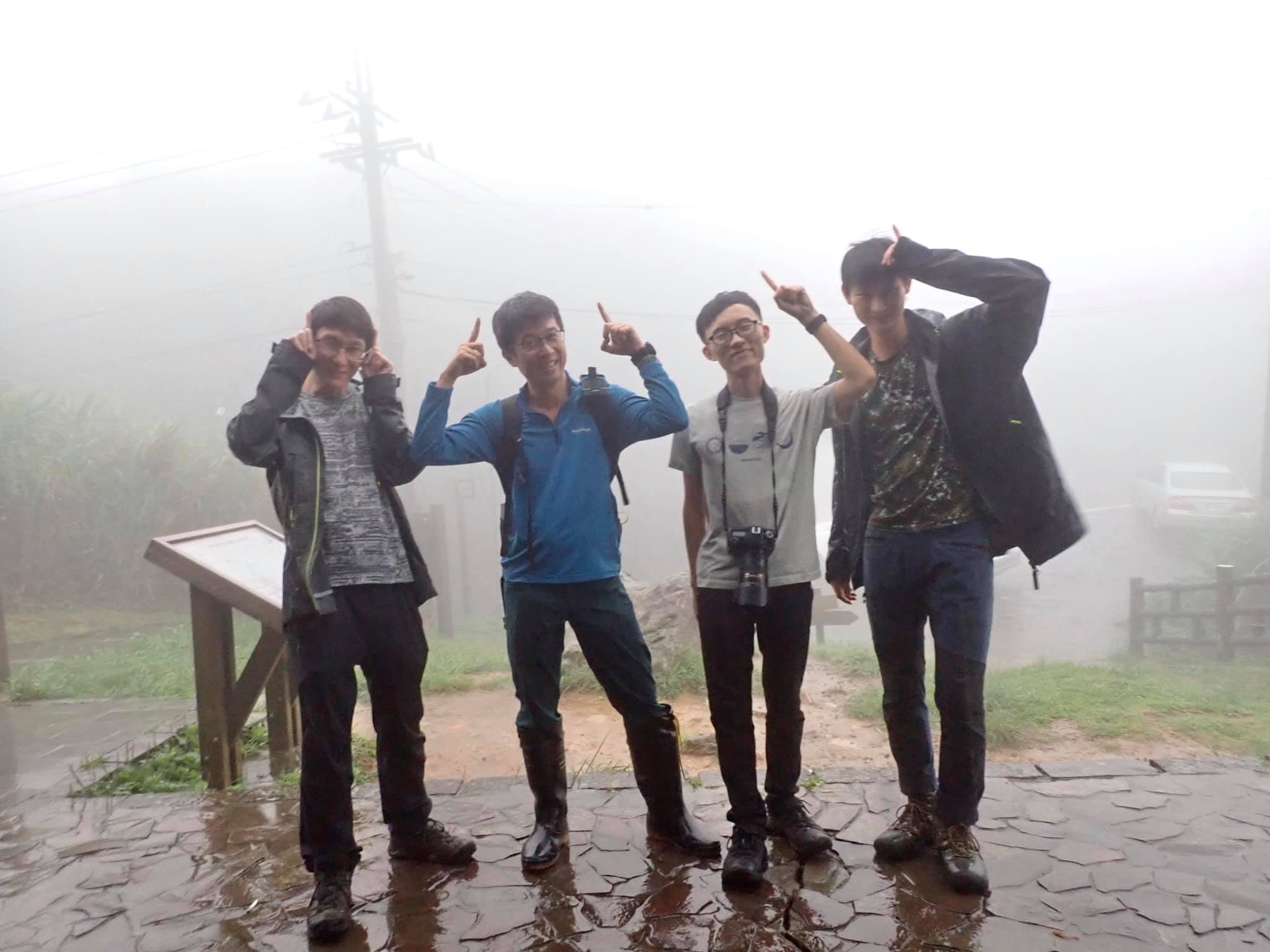 風雨中的不期而遇